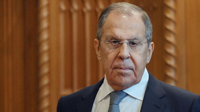 Россия ценит позицию южнокорейского и японского бизнеса, заявил Лавров