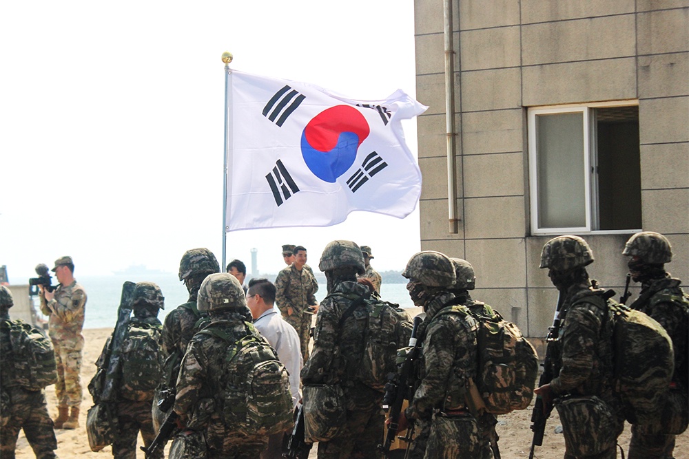 Что пишут южнокорейские СМИ о трениях в военном альянсе с США. Обзор "РГ"