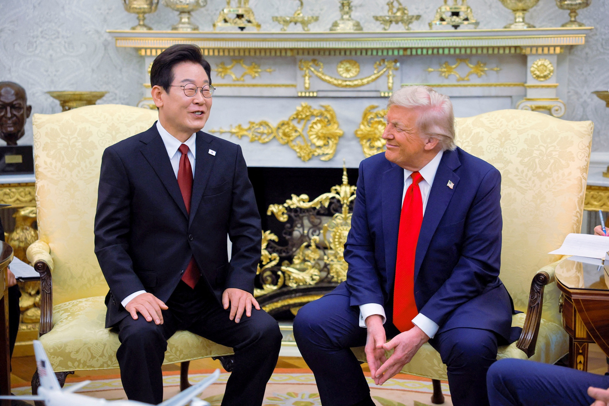 Лесть тоже была пущена в ход: В Южной Корее подвели итоги саммита с Трампом