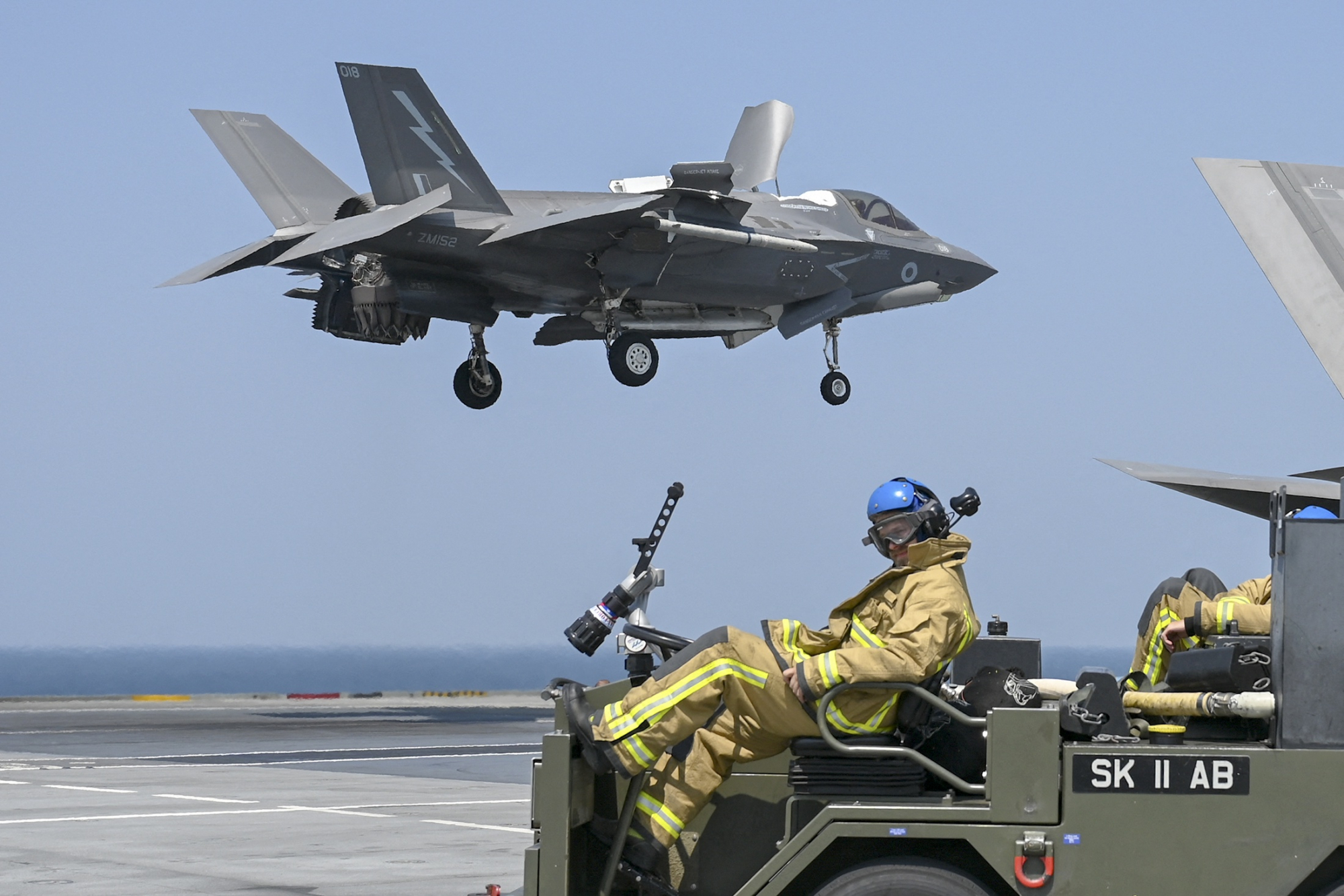 Южнокорейский F-35 уткнулся носом в землю после аварийной посадки